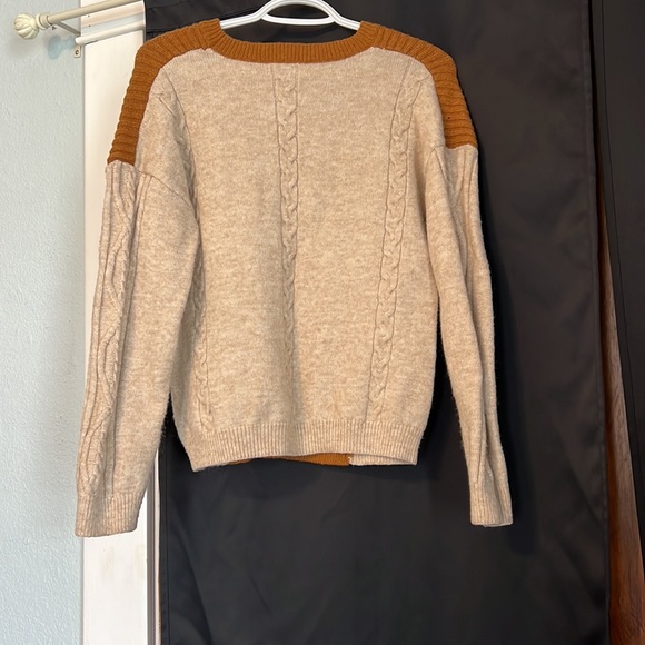 Burnt orange and cream sweater - Picture 2 of 2